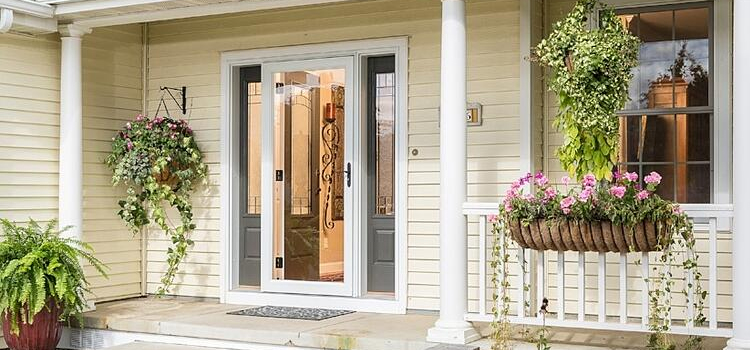 screen door installation in Lauderhill